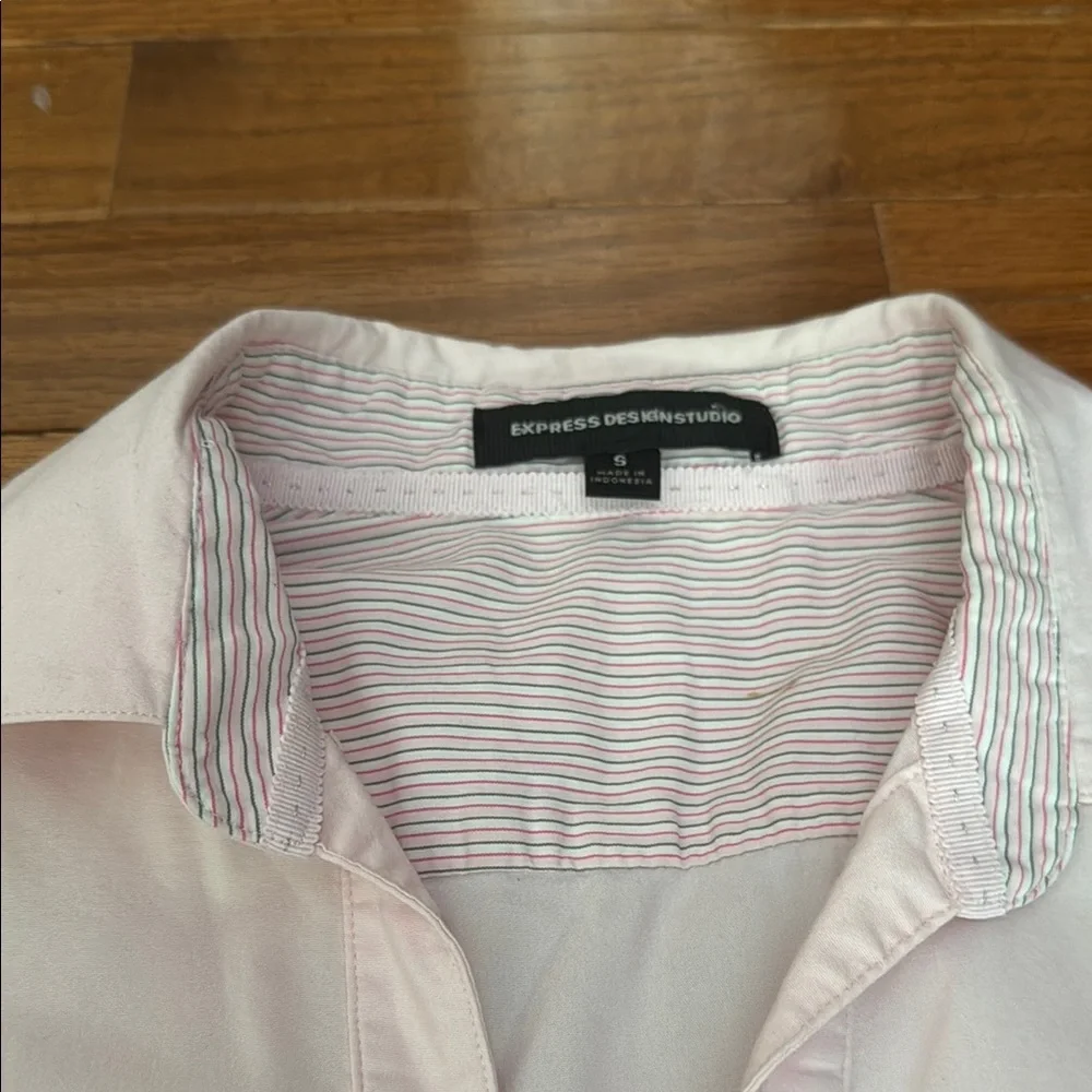 Express Pale Pink Fitted Notched Collar Fitted Button Down Shirt Size Small - Picture 3 of 8